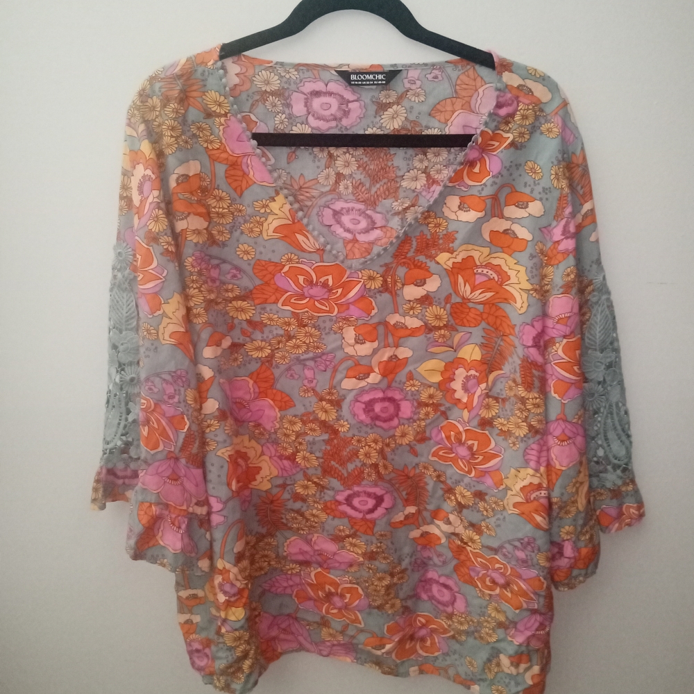 BloomChic Women's Floral Blouse Pink and Orange Size XL